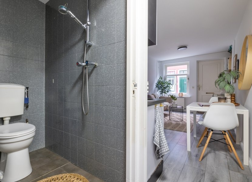 Lange Dwarsstraat 12