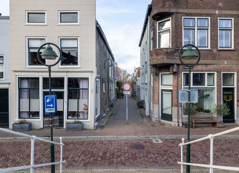 Lange Dwarsstraat 12