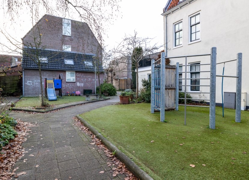 Lange Dwarsstraat 12