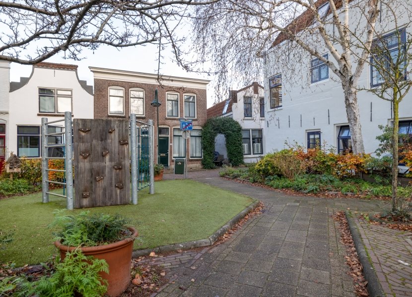 Lange Dwarsstraat 12