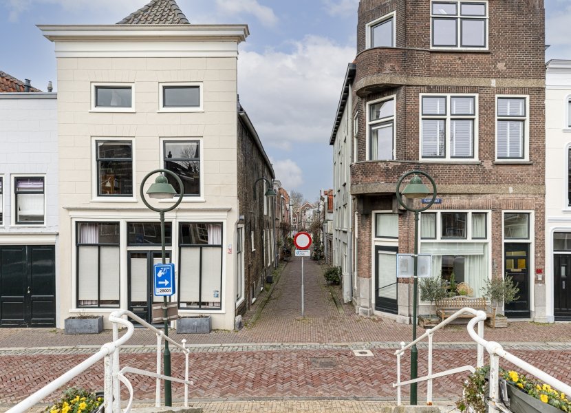 Lange Dwarsstraat 10a