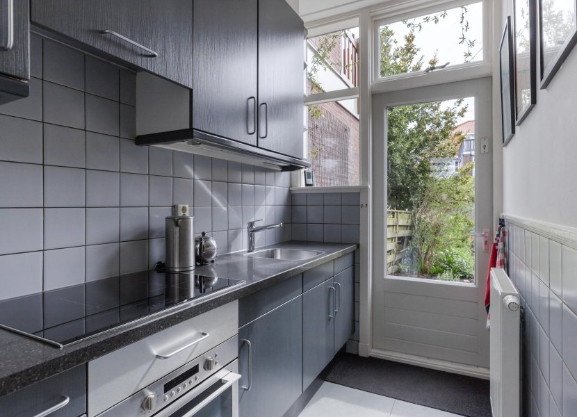Mr. D.J. van Heusdestraat 36