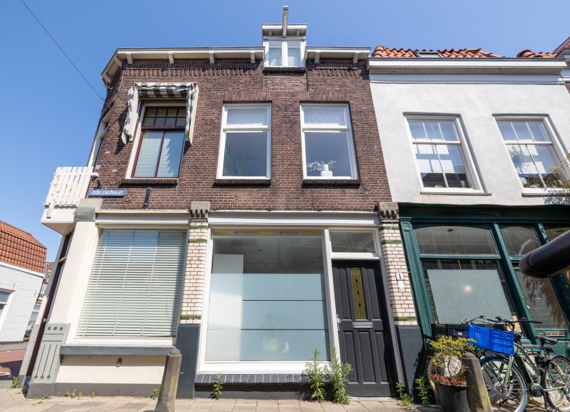 Doelenstraat 1