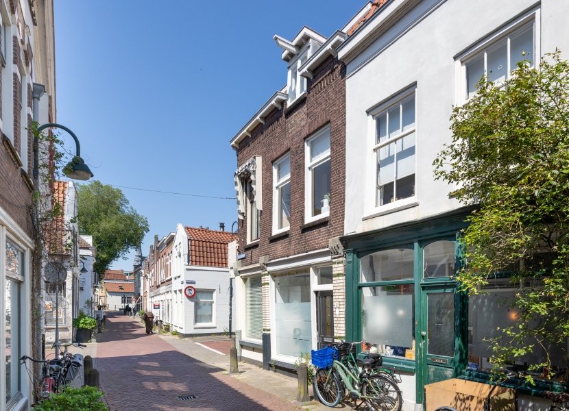Doelenstraat 1