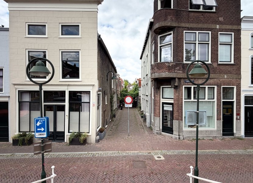 Lange Dwarsstraat 10b